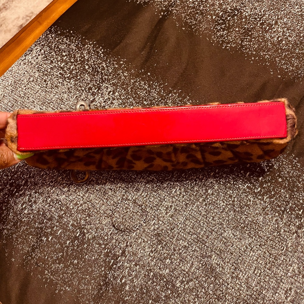 CLUTCH - Picture 2 of 3